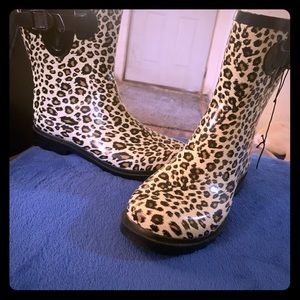 Cheetah snow boots/rain boots